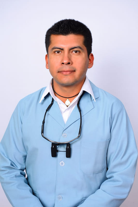 Dr. José Gonzalo Tapia - Especialista en Ortodoncia Invisible